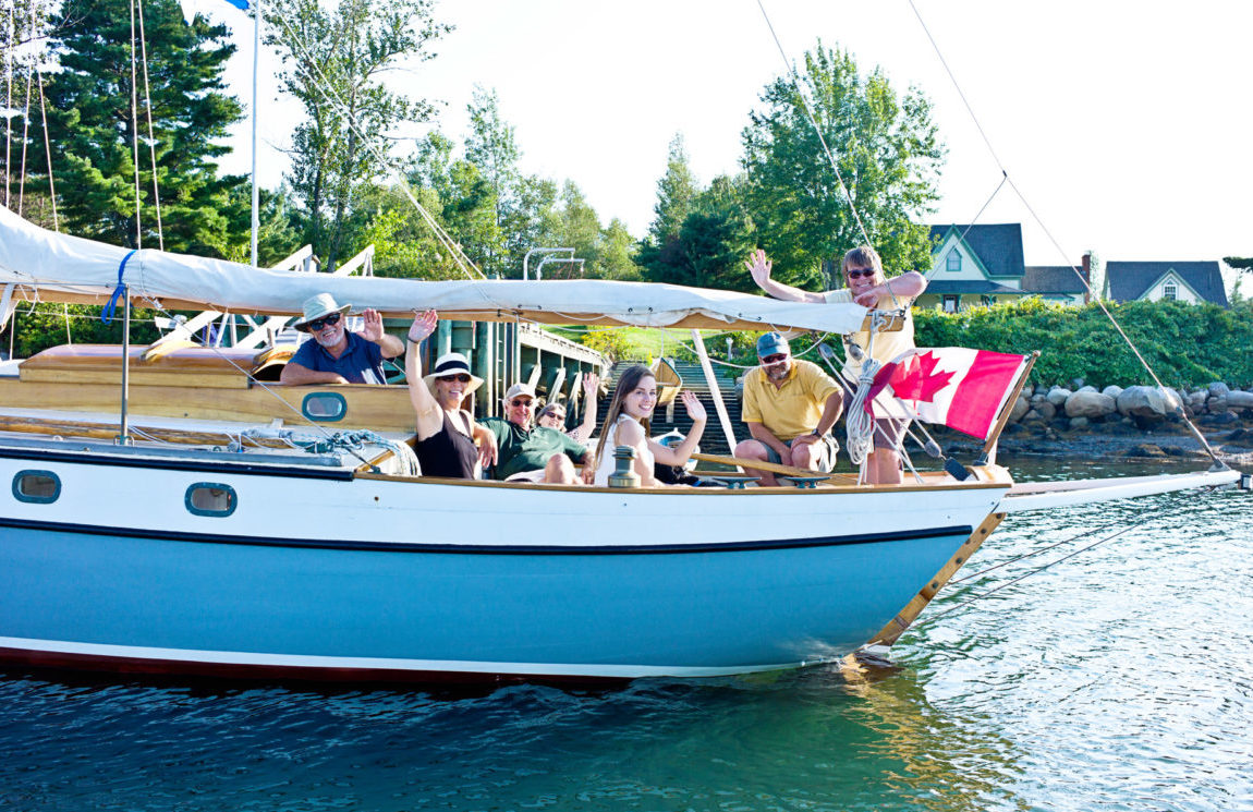 Family-Sailing-on-Mahone-Bay-Nova-Scotia-513355829_5212x3468-1200x745-1-aspect-ratio-548-355